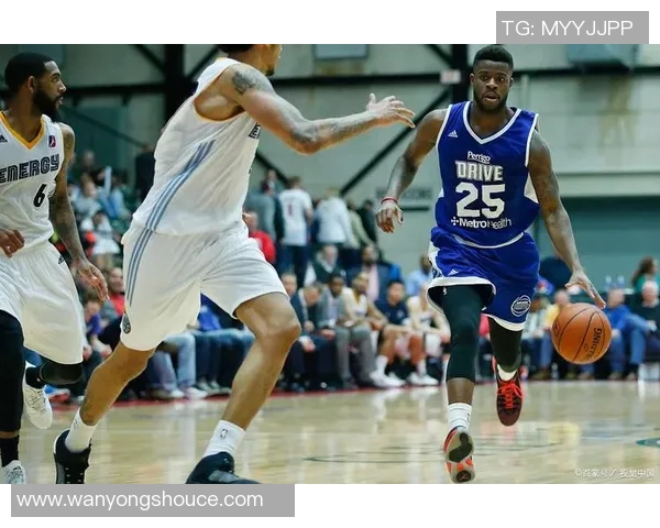 重庆篮球队在大师赛积分榜上以63分稳居第一名展现强劲实力